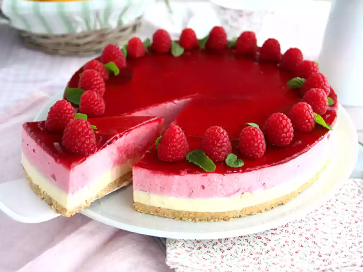 Bavarois framboise chocolat blanc (étapes et vidéo)