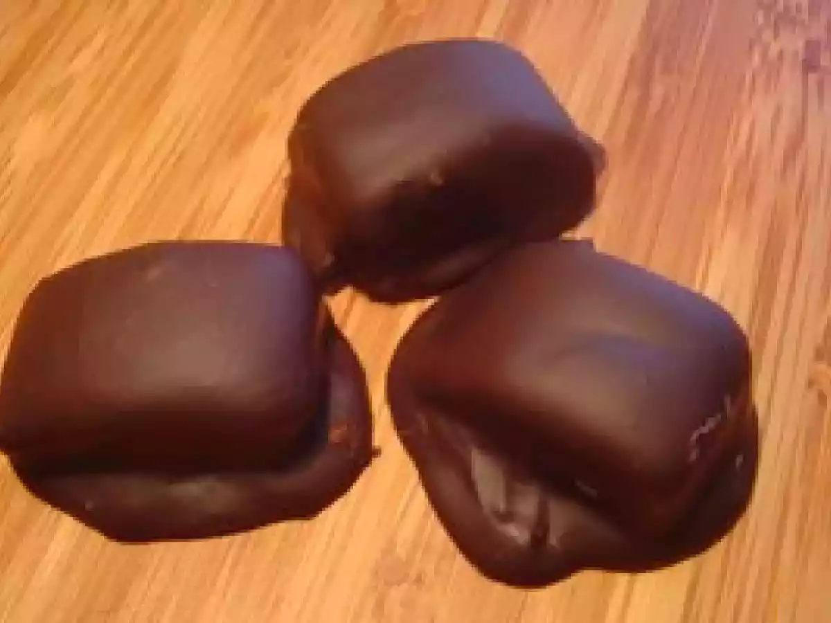 Bouchées chocolat noir fourrées café