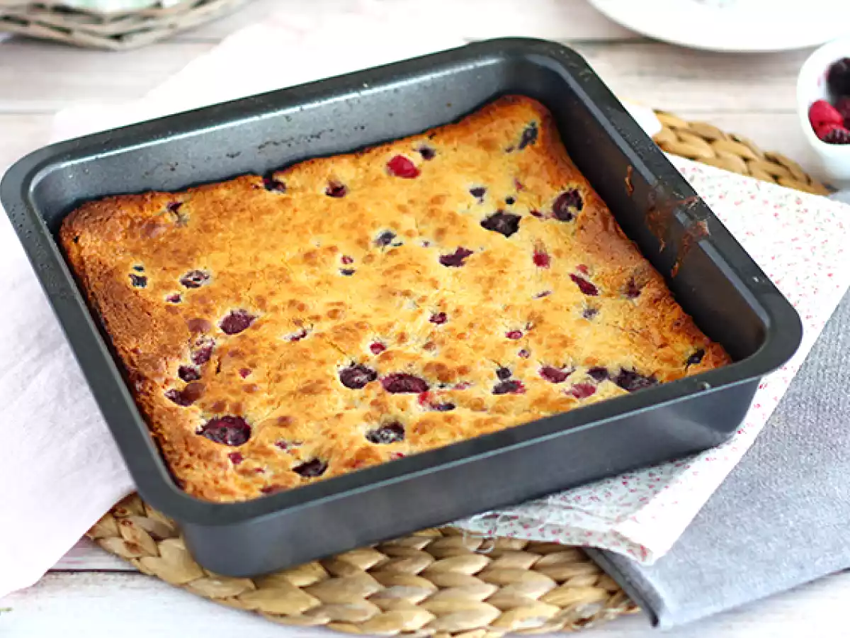 Brownie au chocolat blanc et aux fruits rouges (Blondie) - photo 3