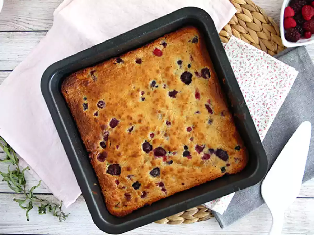 Brownie au chocolat blanc et aux fruits rouges (Blondie)