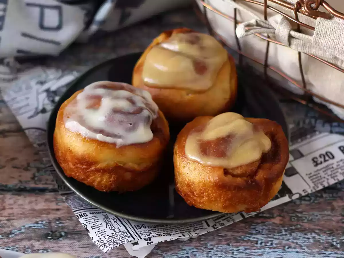 Cinnamon rolls, la brioche à la cannelle et son glaçage à la vanille - photo 2