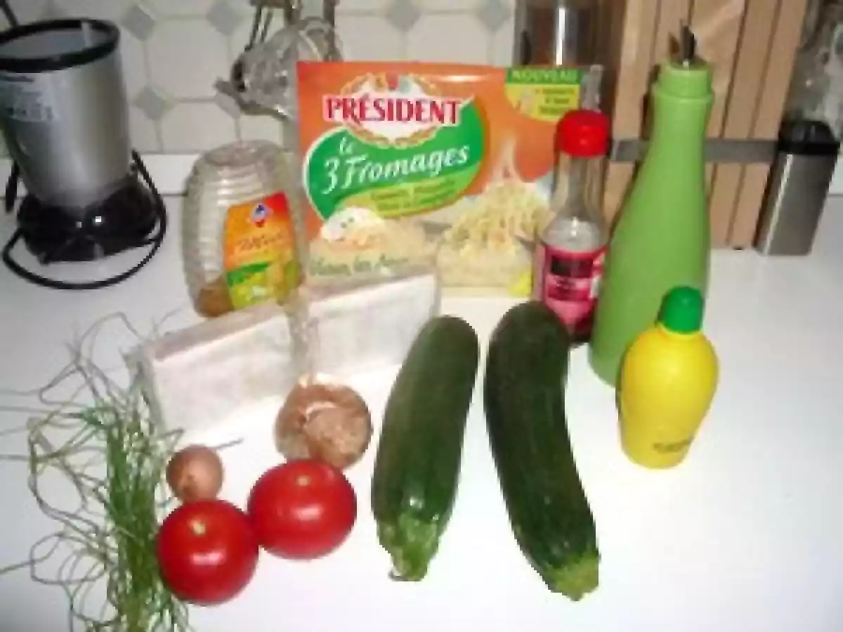 Colin et sa sauce vierge accompagné d'une pôelée de courgettes au fromage fondu - photo 3