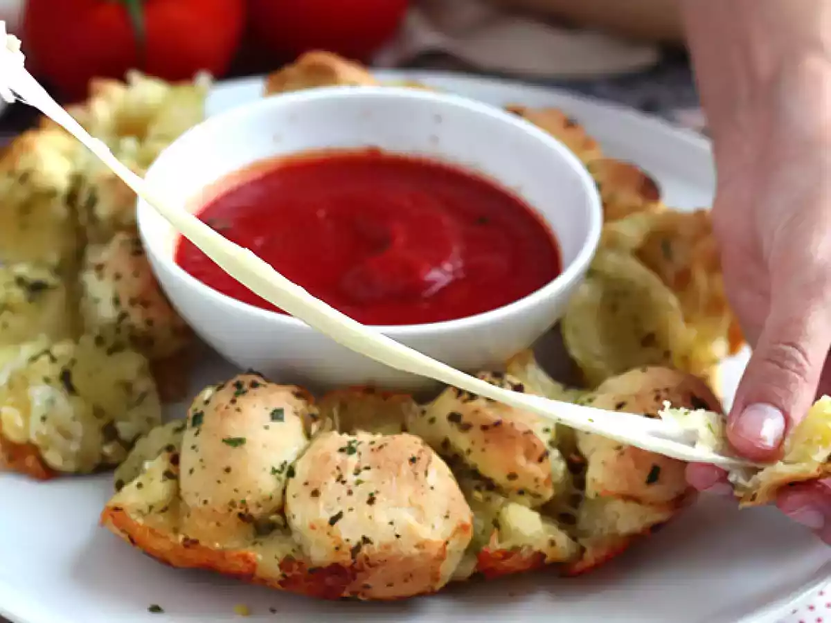 Couronne pizza garnie de mozzarella