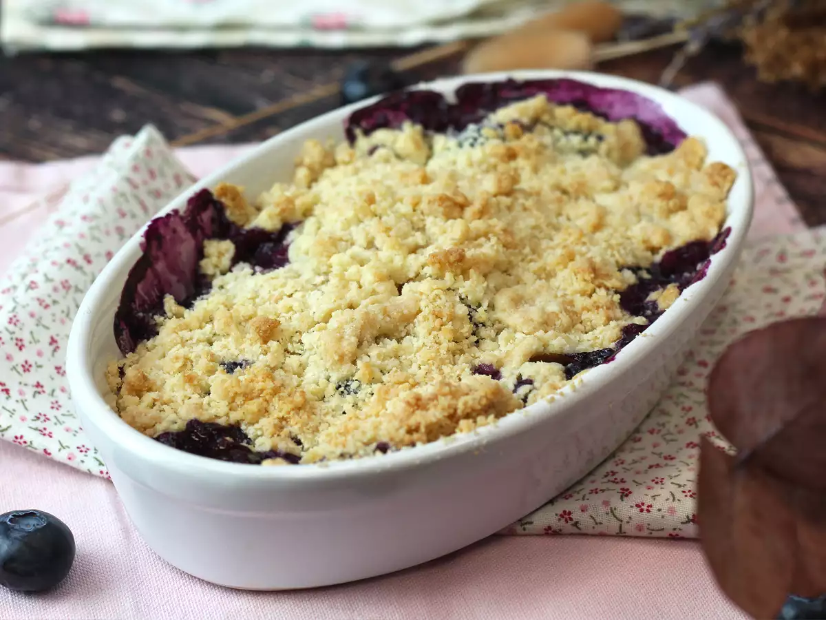 Crumble aux myrtilles: doré sur le dessus, juteux à l'intérieur - photo 5