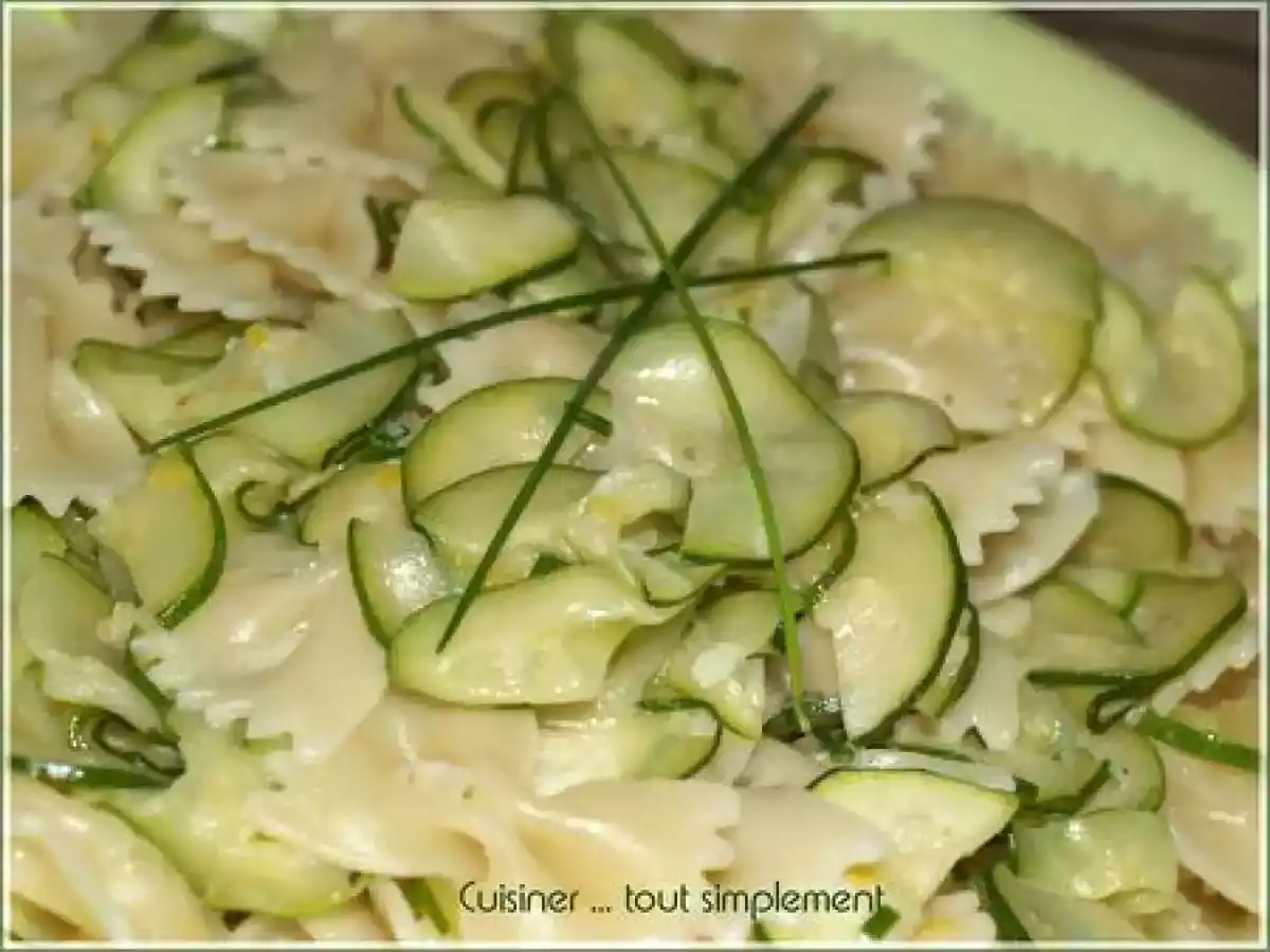 Farfalles aux Courgettes et sa sauce à l' Ail et au Citron