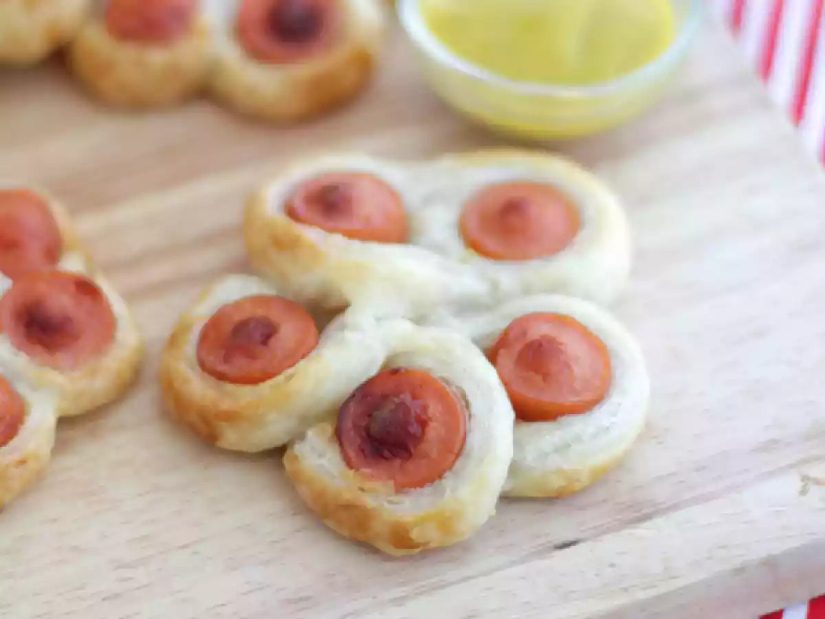 Fleurs feuilletées aux knackis