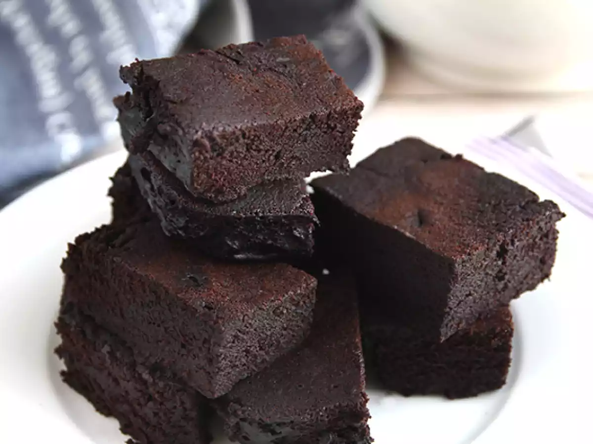 Gâteau au chocolat sans œufs, sans lactose et sans four