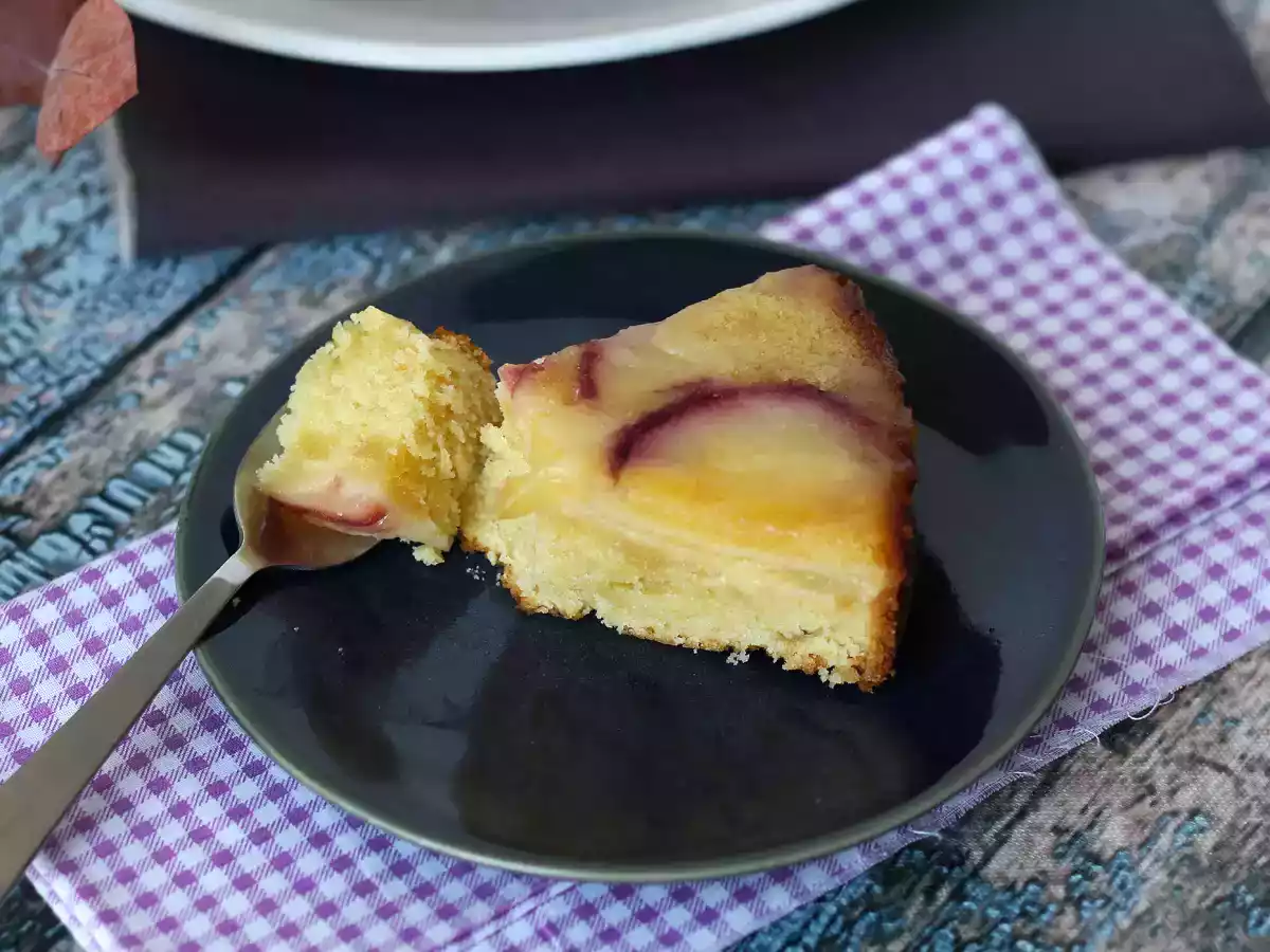 Gâteau renversé à la pêche, moelleux, fondant et caramélisé - photo 5