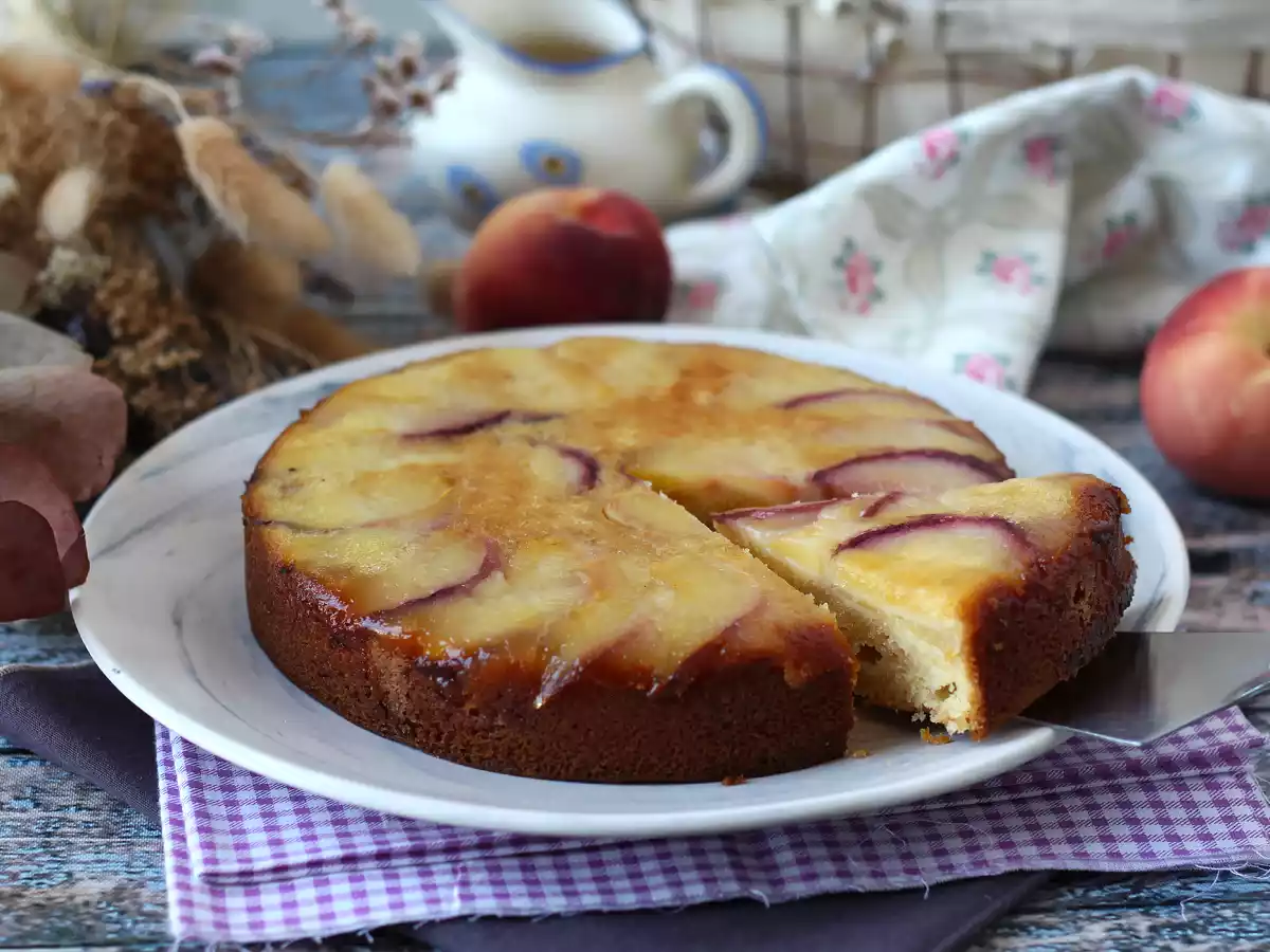 Gâteau renversé à la pêche, moelleux, fondant et caramélisé - photo 2