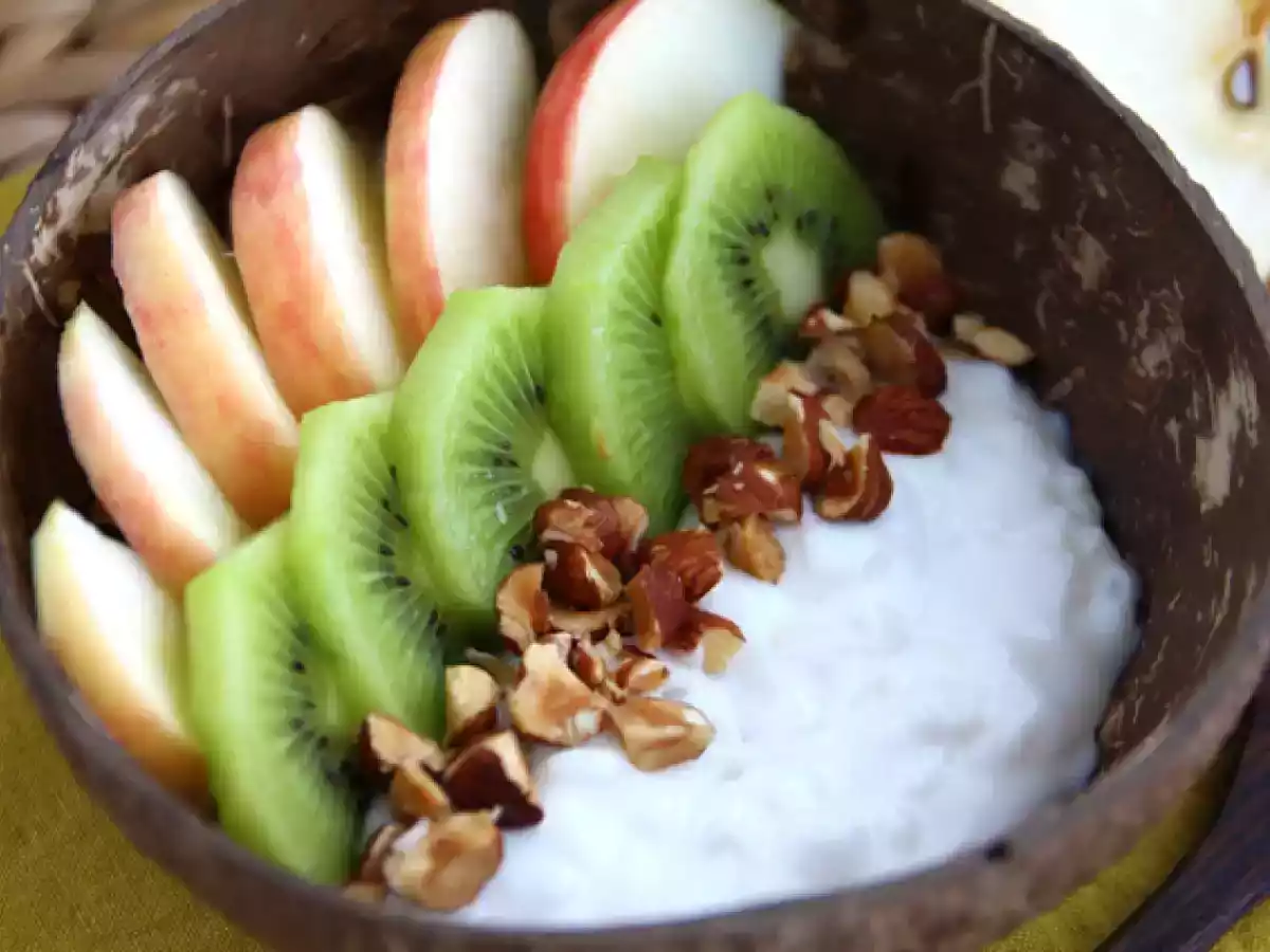Goûter au yaourt de coco, pomme, kiwi et noisettes - photo 2