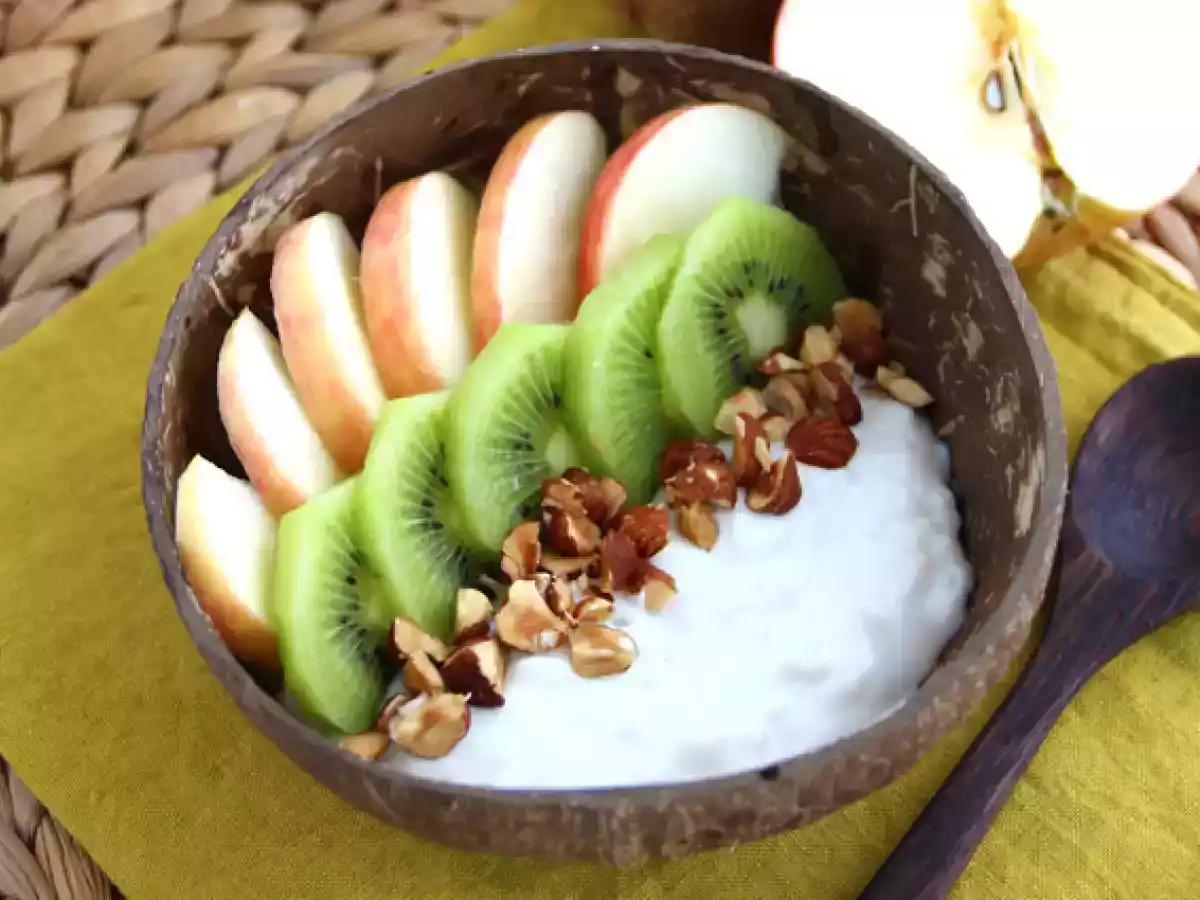 Goûter au yaourt de coco, pomme, kiwi et noisettes - photo 3