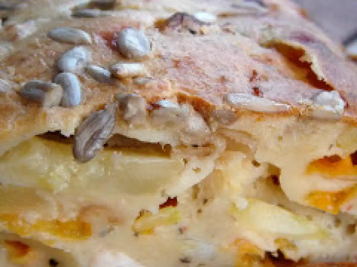 Le cake multigraines mimolette - poulet - courgettes