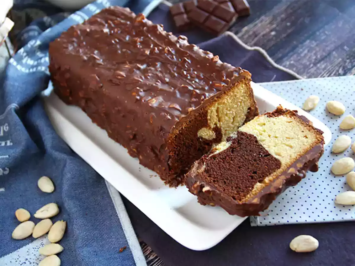 Marbré croustillant - Gâteau marbré avec glaçage au chocolat et amandes