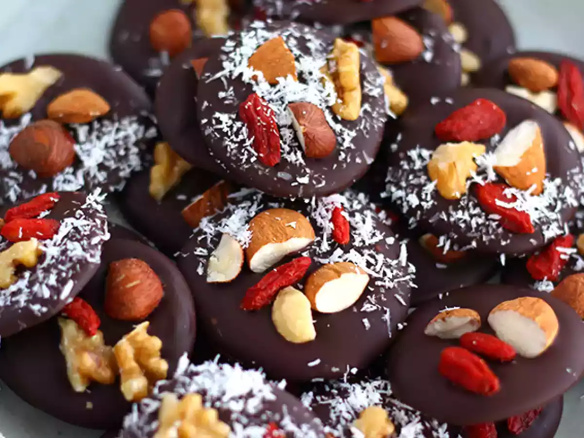 Mendiants, chocolats aux fruits secs - photo 2