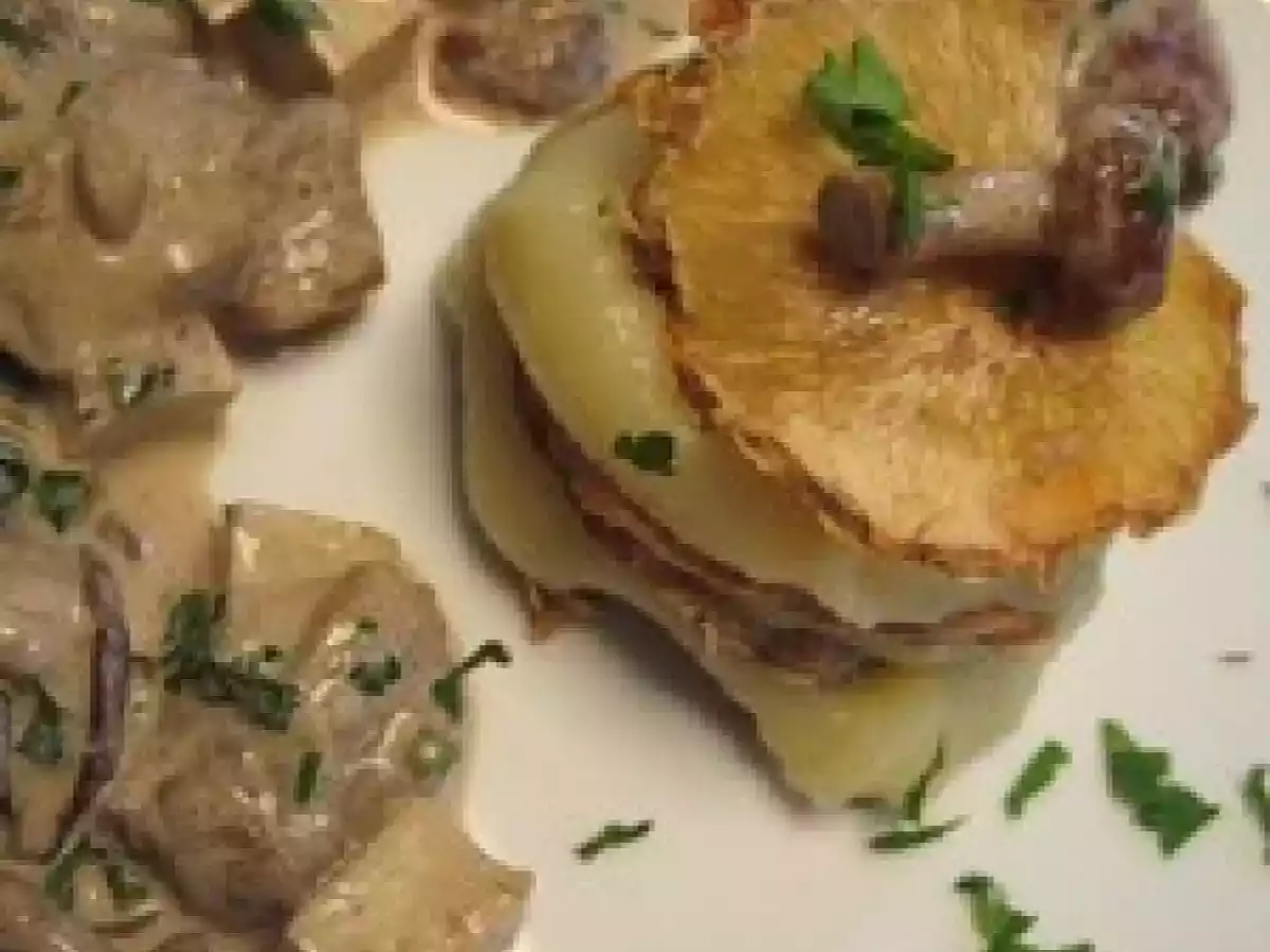 Millefeuille pour une purée de cèleri rave aux deux pommes et poêlée forestière