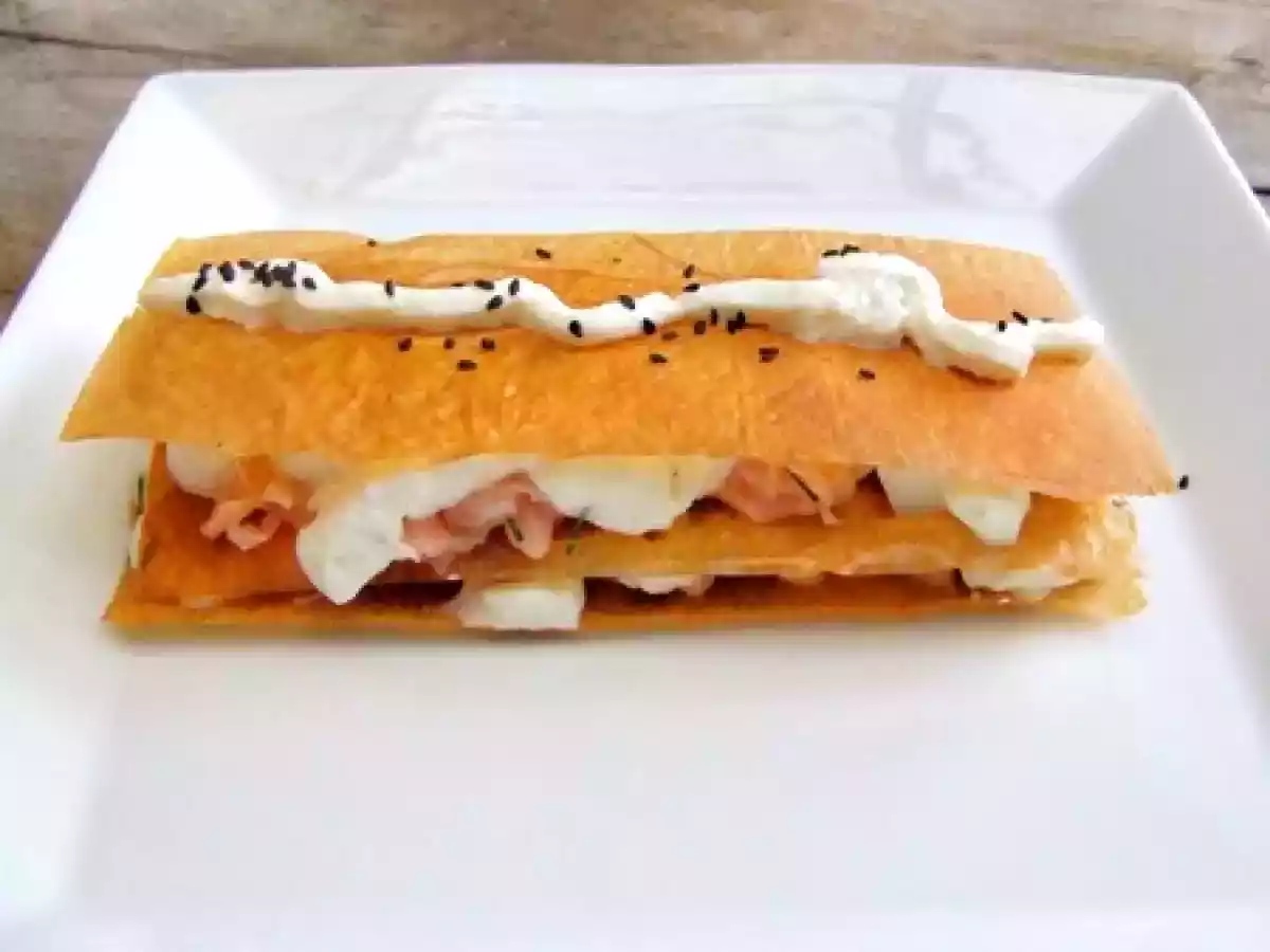 Millefeuille saumon, endive & concombre, espuma d'asperge