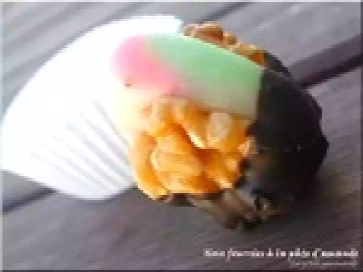 Noix fourrées à la pâte d'amande, dans un manteau de chocolat