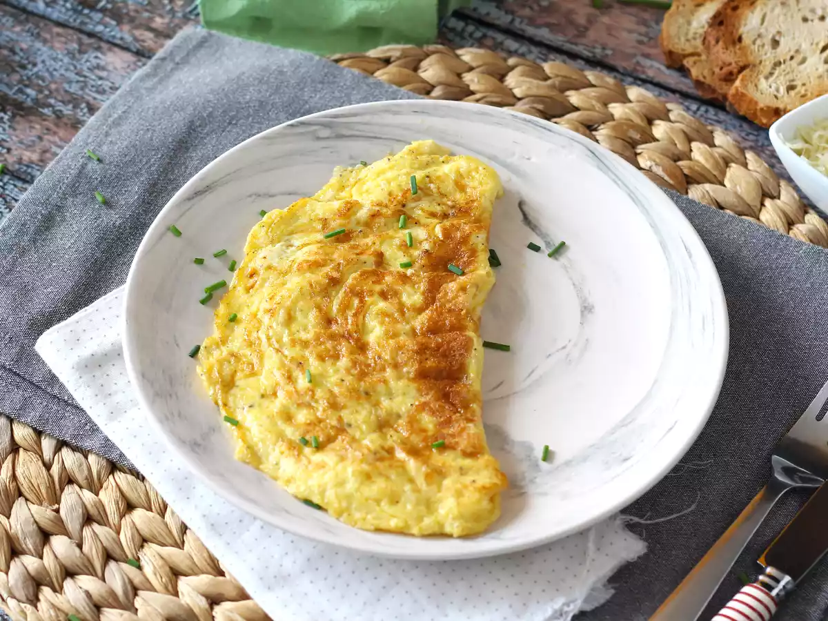 Omelette au fromage, la recette express prête en 5 minutes ! - photo 2