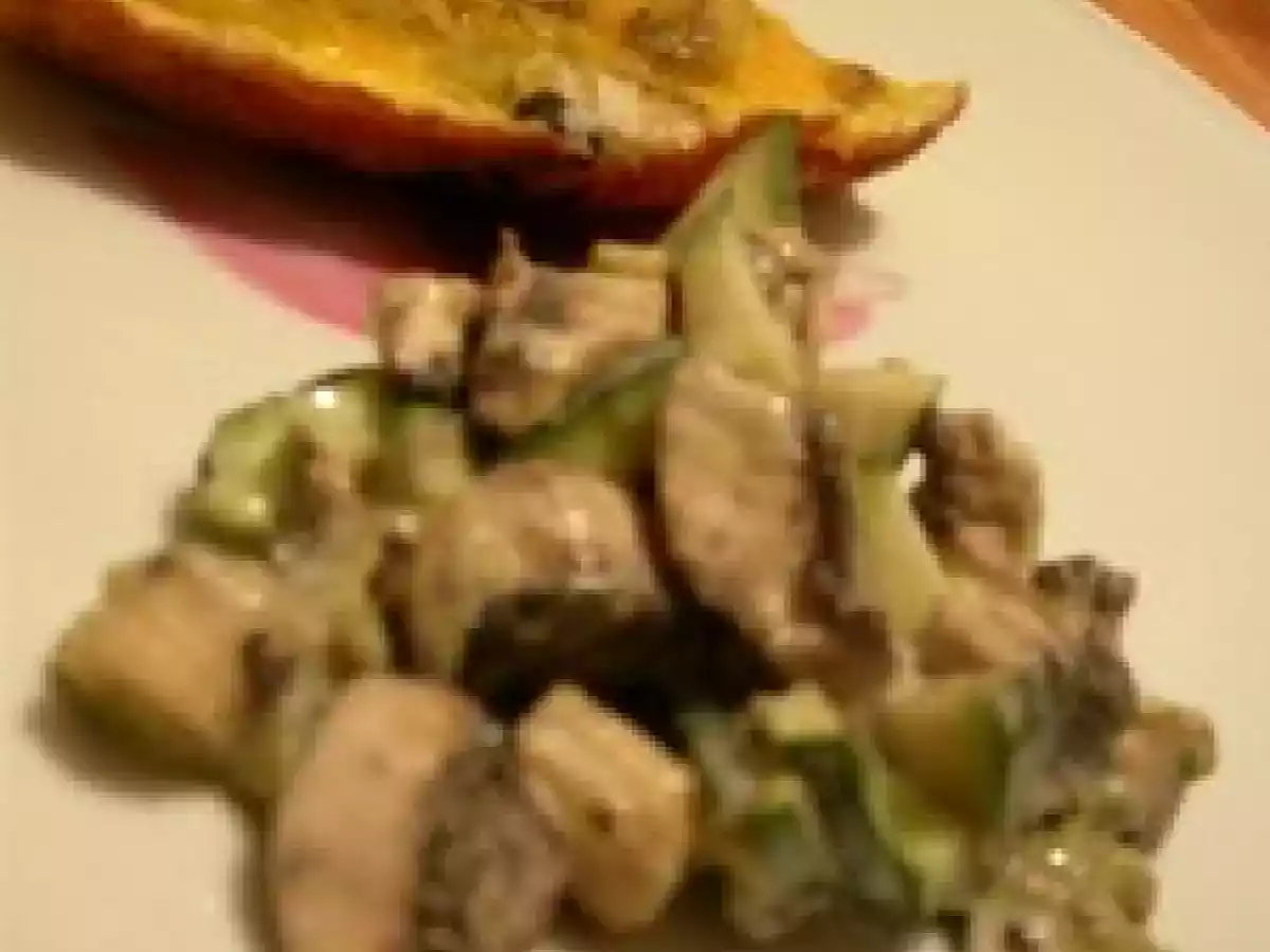 Omelette aux pommes de terre et champignons/Salade Figure Libre