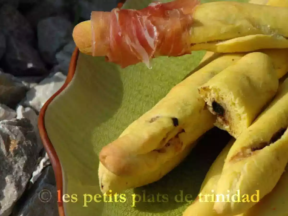 Pain gressin de Rabanel, à ma sauce : safran et olives noires