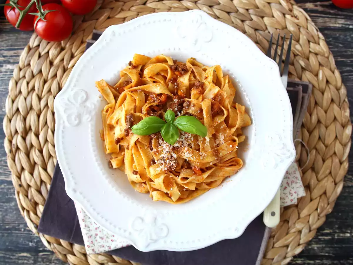 Pâtes à la sauce bolognaise - tagliatelle al ragù alla bolognese - photo 5