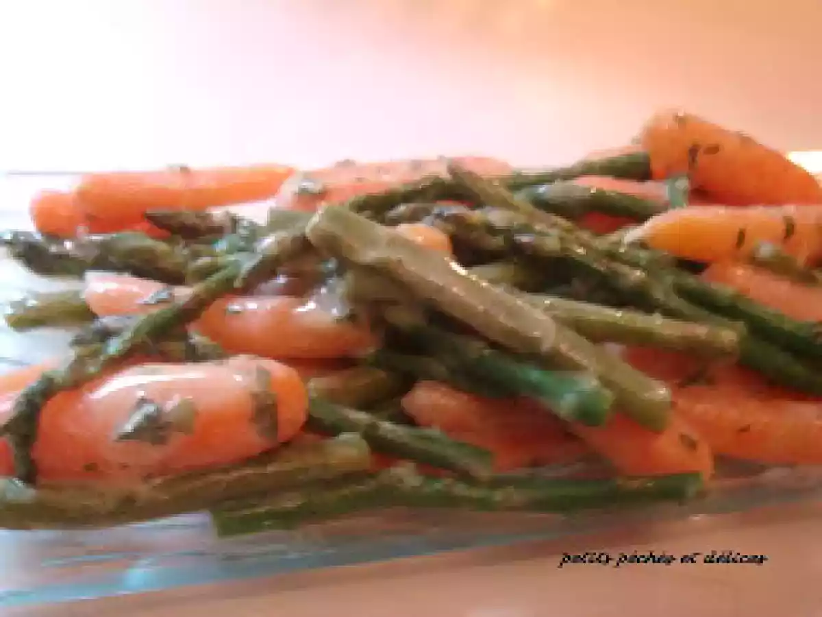 Petites carottes et asperges au miel et à la moutarde