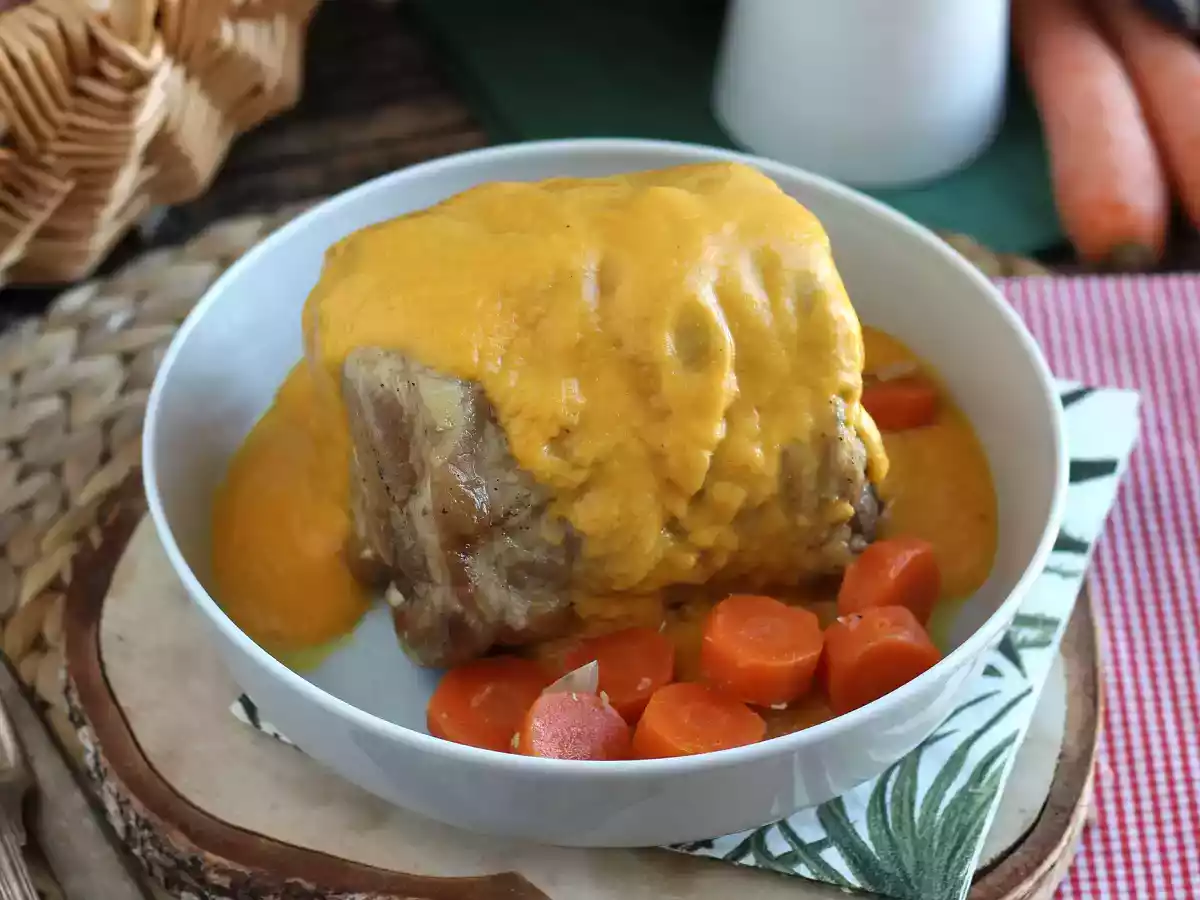 Rôti de porc et sa sauce à la bière et aux carottes (dans une cocotte minute) - photo 4