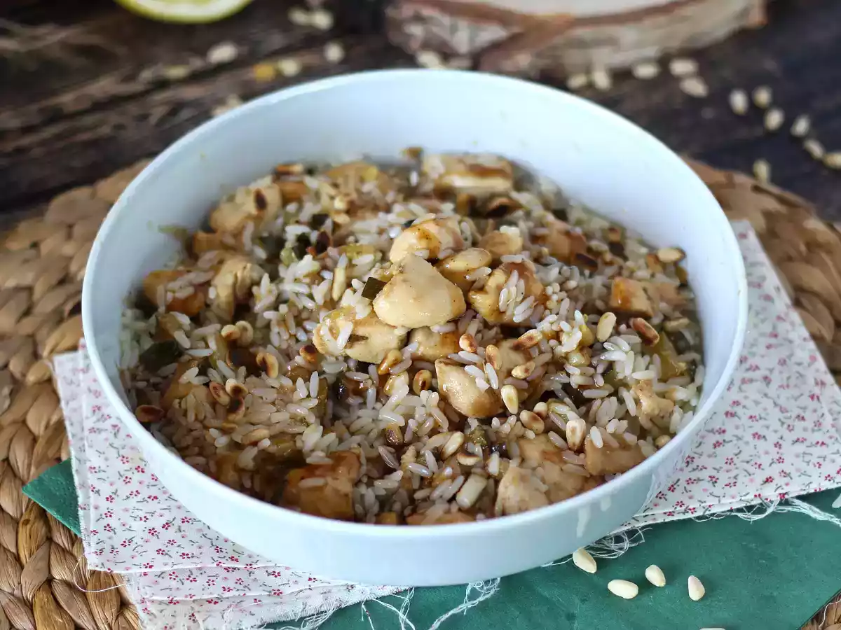 Salade de riz au poulet, courgette, pignons et vinaigre balsamique - photo 2