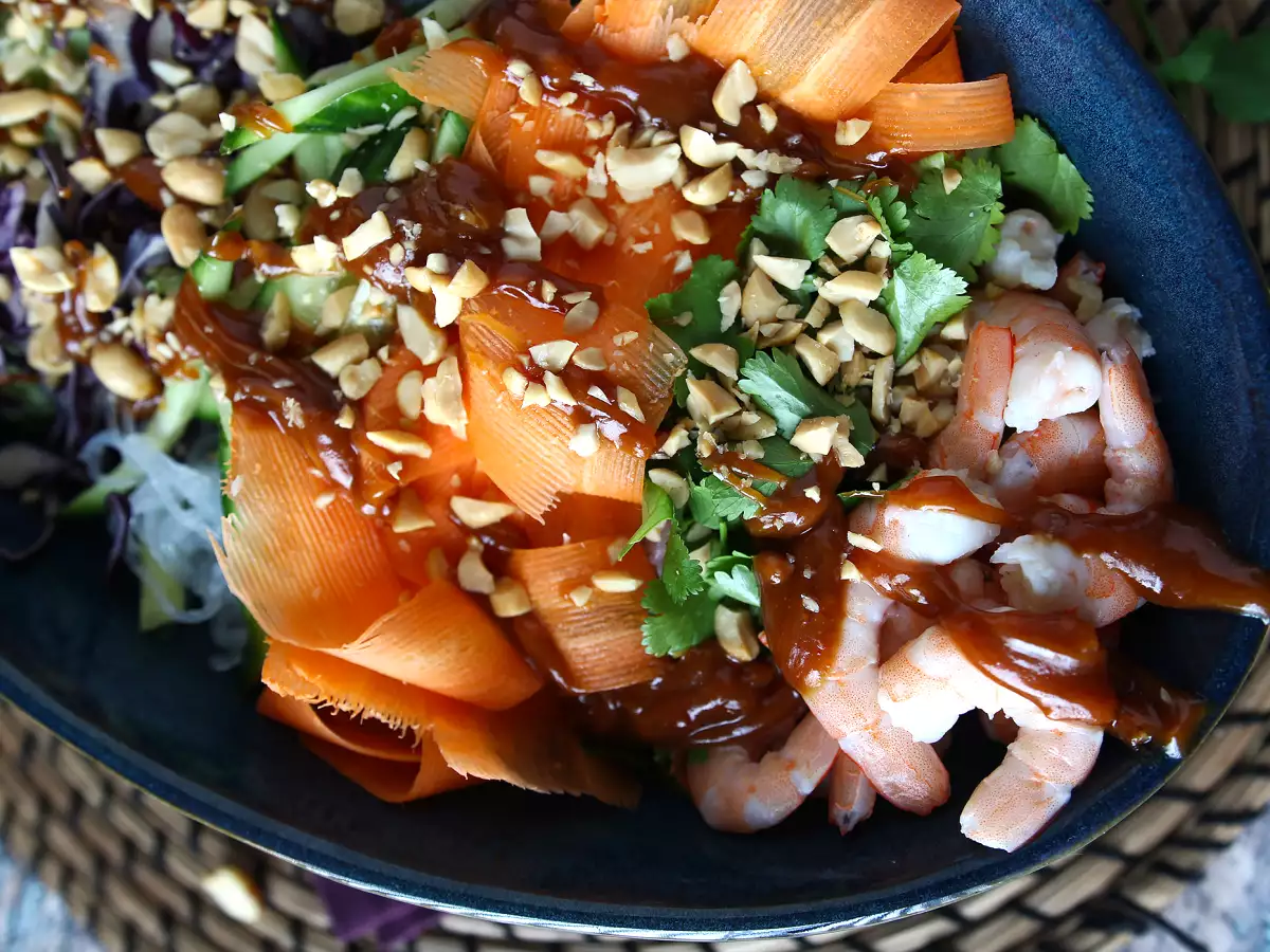 Salade façon rouleau de printemps et sa sauce relevée à la cacahuète - photo 5