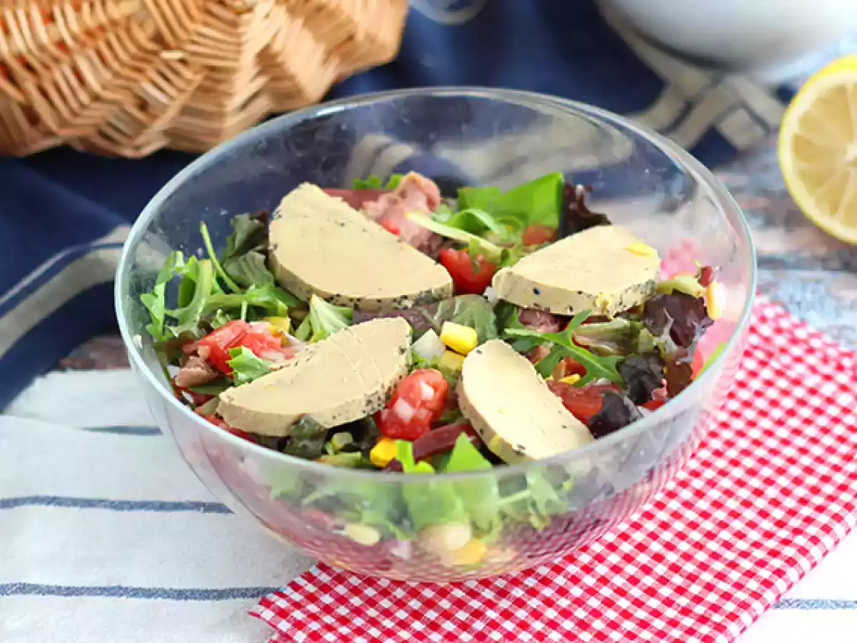 Salade landaise au foie gras (salade périgourdine)