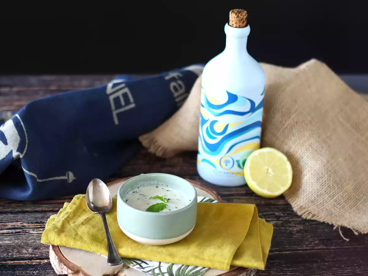 Sauce fraîche au yaourt, idéale pour les salades ou pour accompagner viande et poisson ! - photo 2