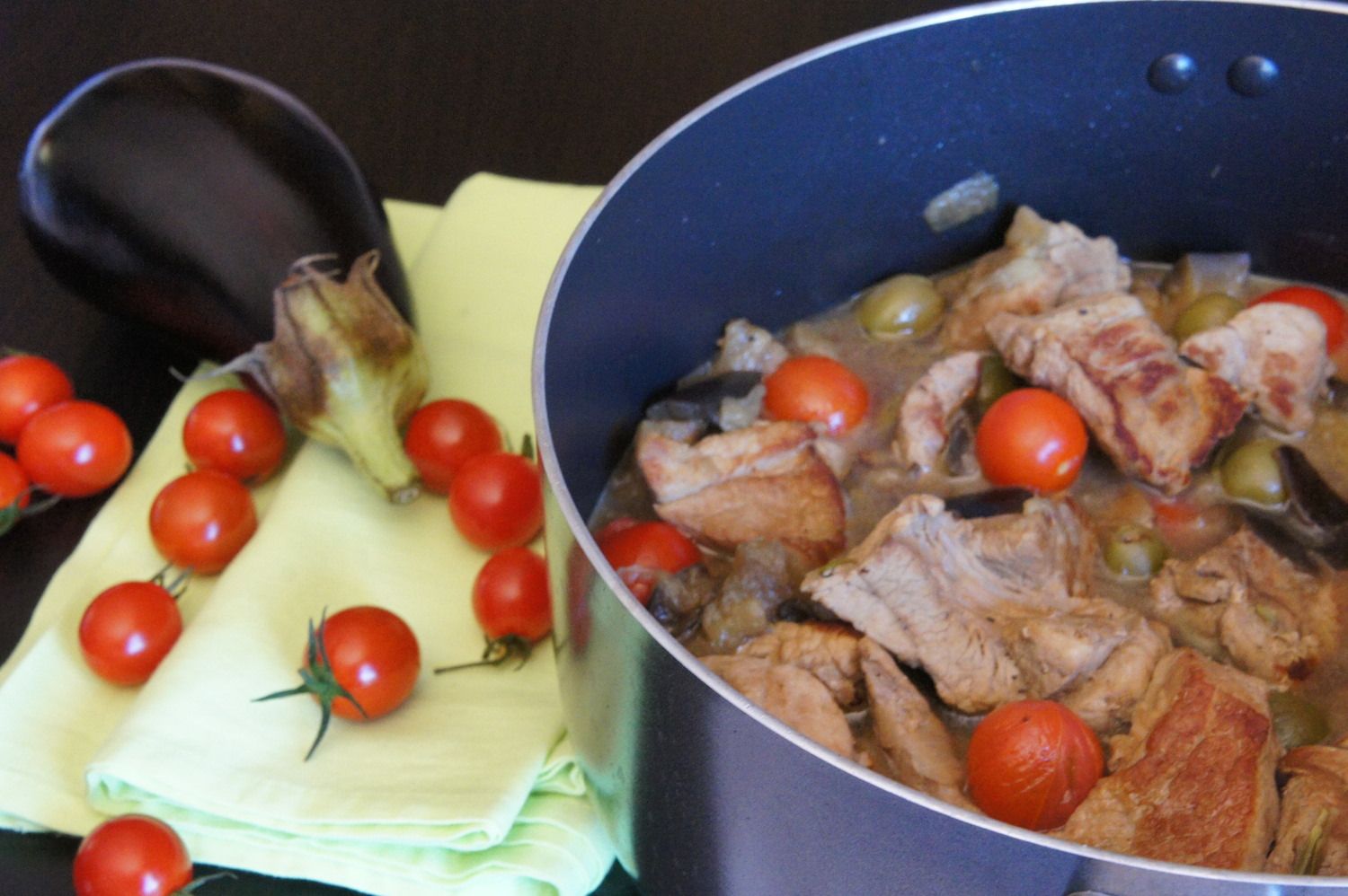 Sauté de veau aux aubergines et aux olives vertes Les Recette de A à Z