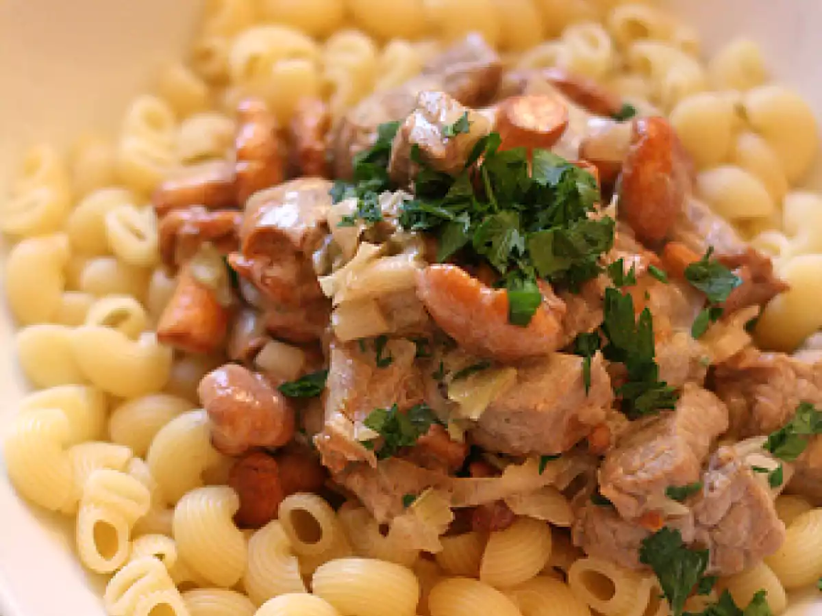 Sauté de veau aux girolles façon Stroganoff