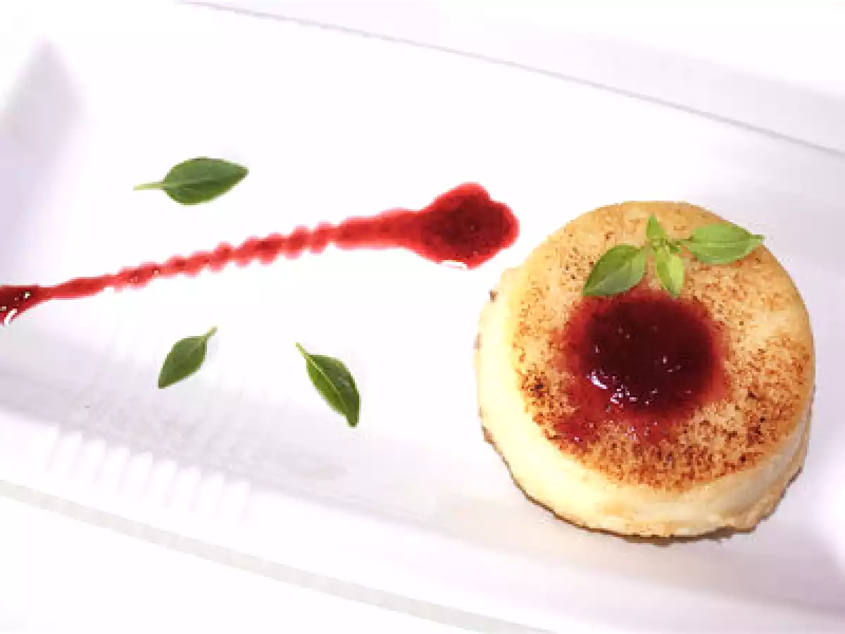 Semoule citron/coco fondante tiède et coulis de framboises au balsamique
