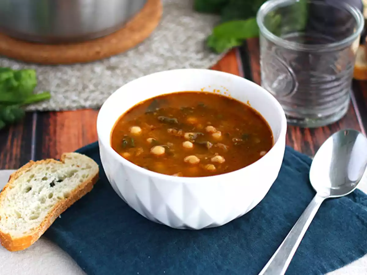 Soupe de pois chiches aux épinards