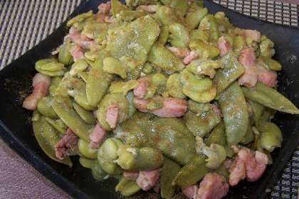 Tajine de fèves et pois gourmands aux lardons Recette Ptitchef