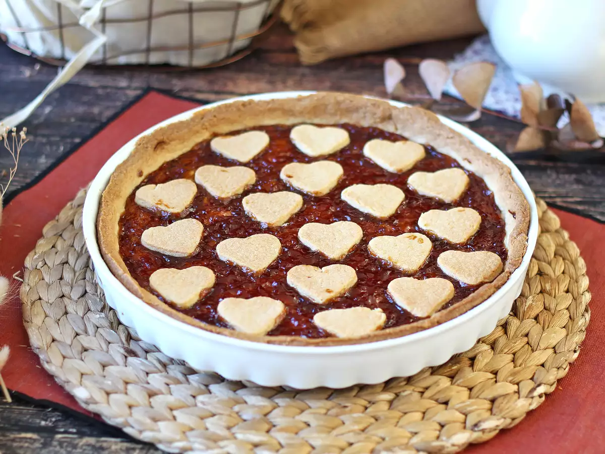 Tarte à la confiture de fraises : avec une déco parfaite pour la Saint-Valentin !