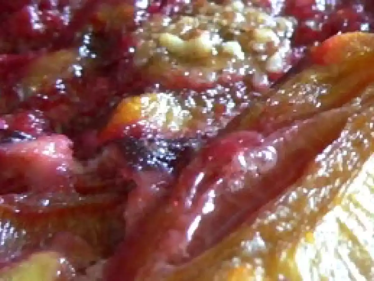 Tarte aux prunes avec de la pâte feuilletée au beurre - photo 2