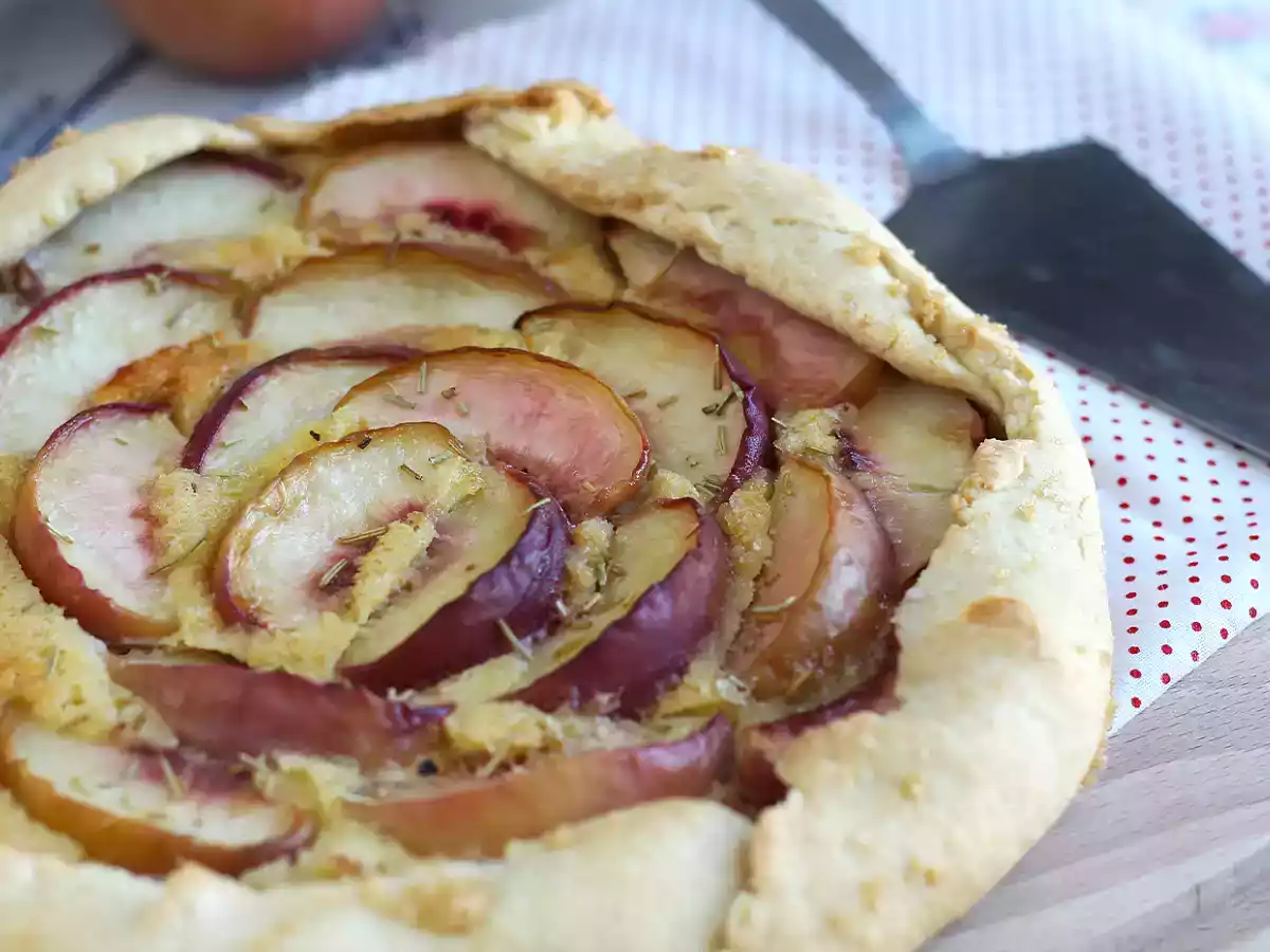 Tarte rustique aux pêches et romarin - photo 5