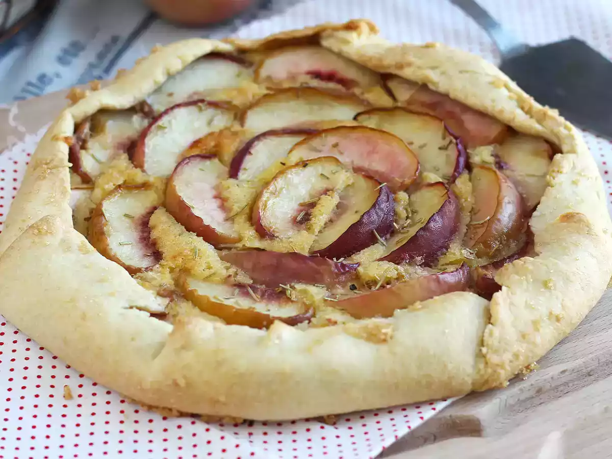 Tarte rustique aux pêches et romarin - photo 4