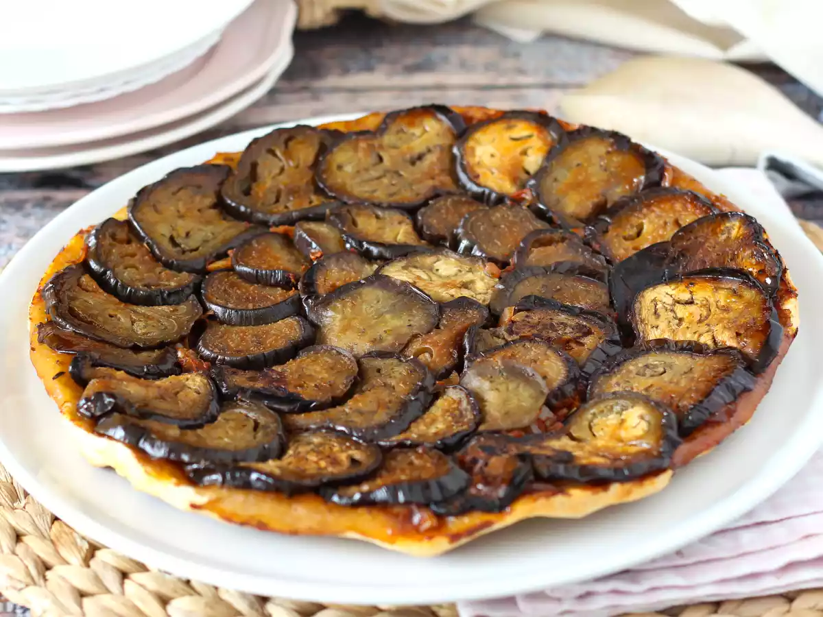 Tarte tatin aux aubergines: la version salée à tomber par terre!