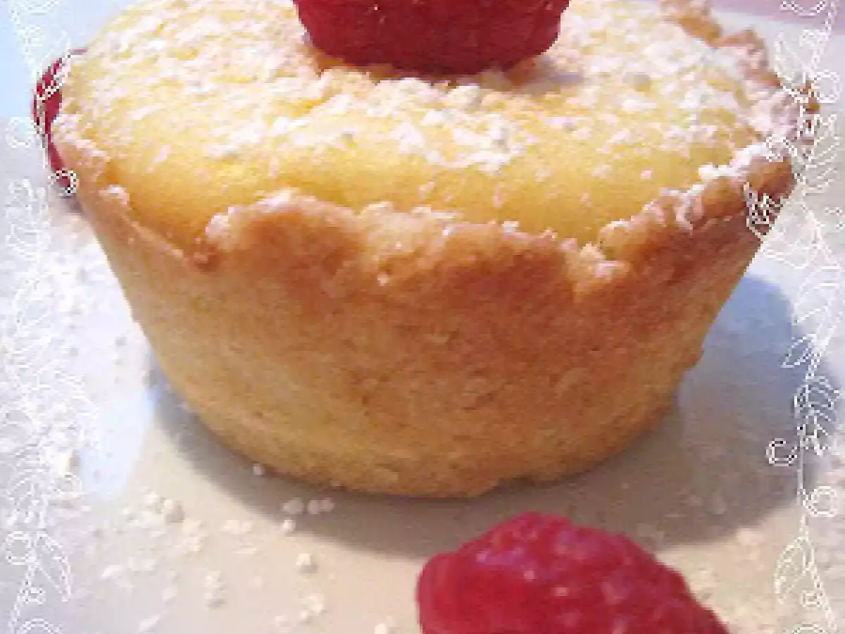 Tartelettes miniatures aux amandes et aux framboises