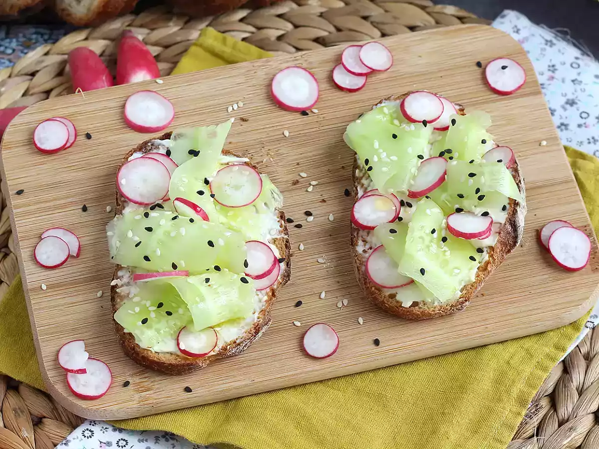 Tartines fromage frais concombre et radis
