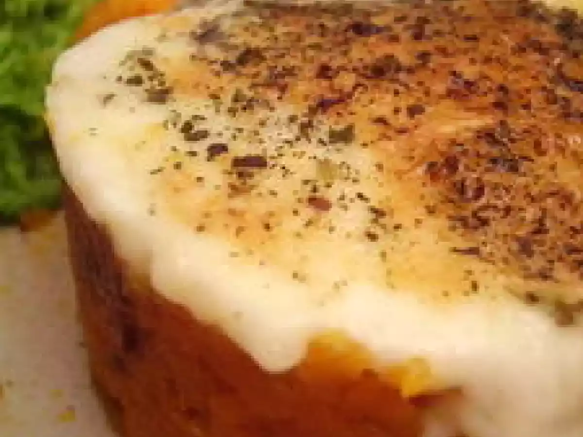TIMBALE DE PATATES DOUCES POÊLÉES AUX PRUNEAUX ET FONDUE DE MOZZARELLA AU BASILIC