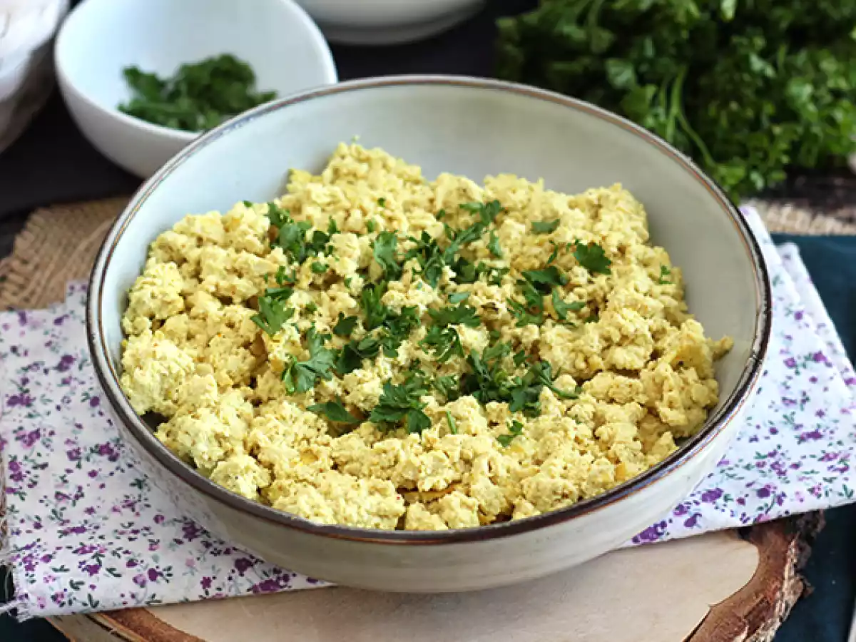 Tofu brouillé pour remplacer vos oeufs brouillés!