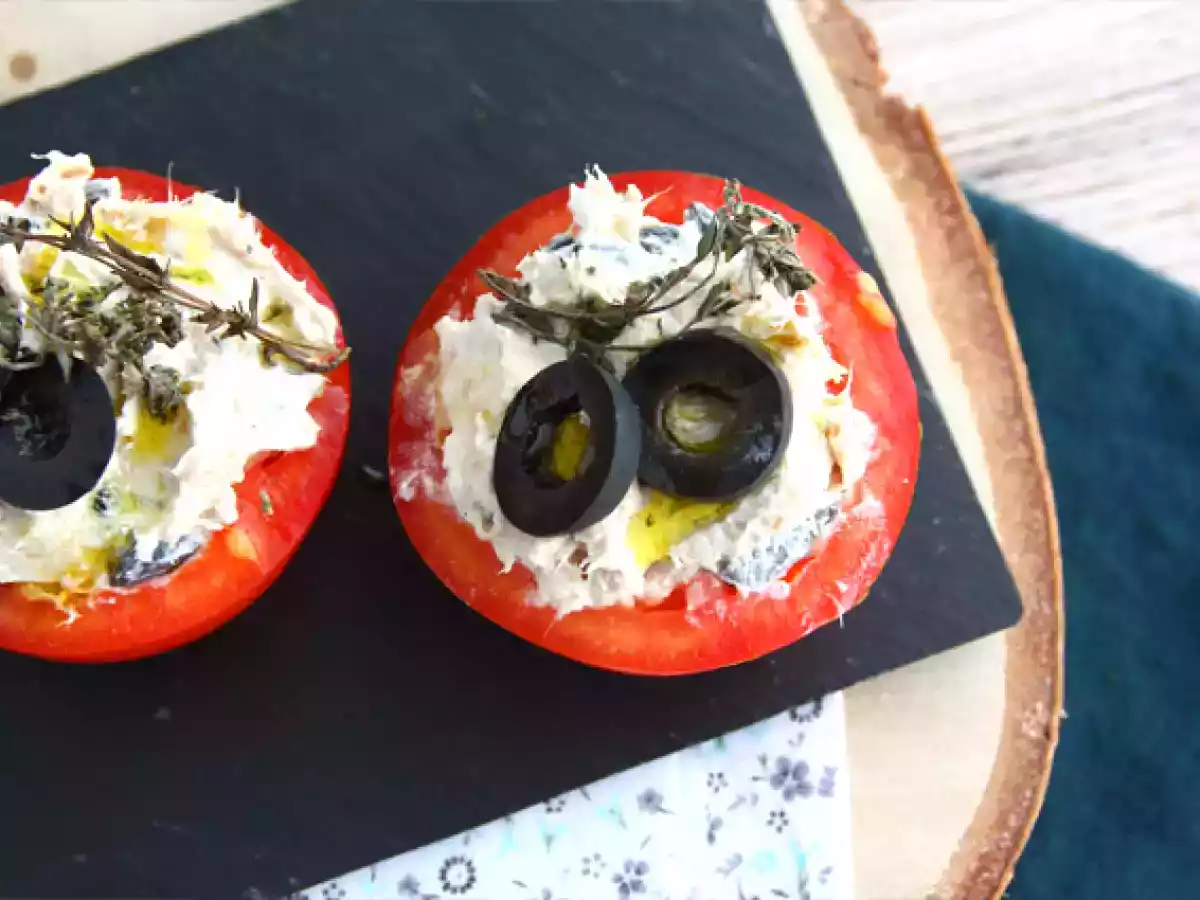 Tomates farcies au thon, fromage frais et aux olives - photo 3