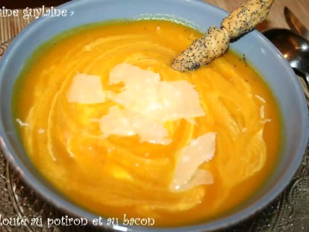Velouté de potiron et carottes des sables au bacon