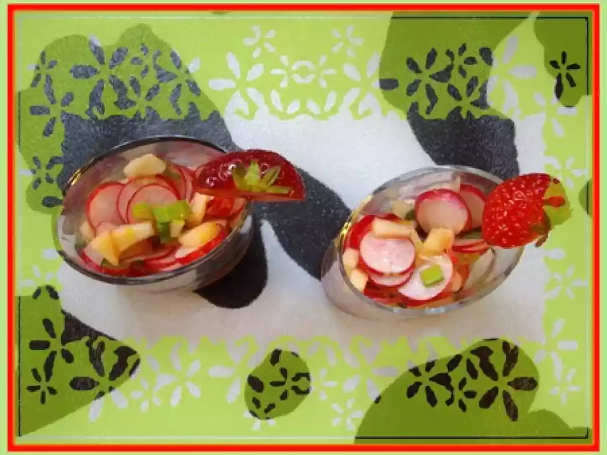 Verrine aux Pommes, Radis et Basilic, Vinaigrette à la Fraise