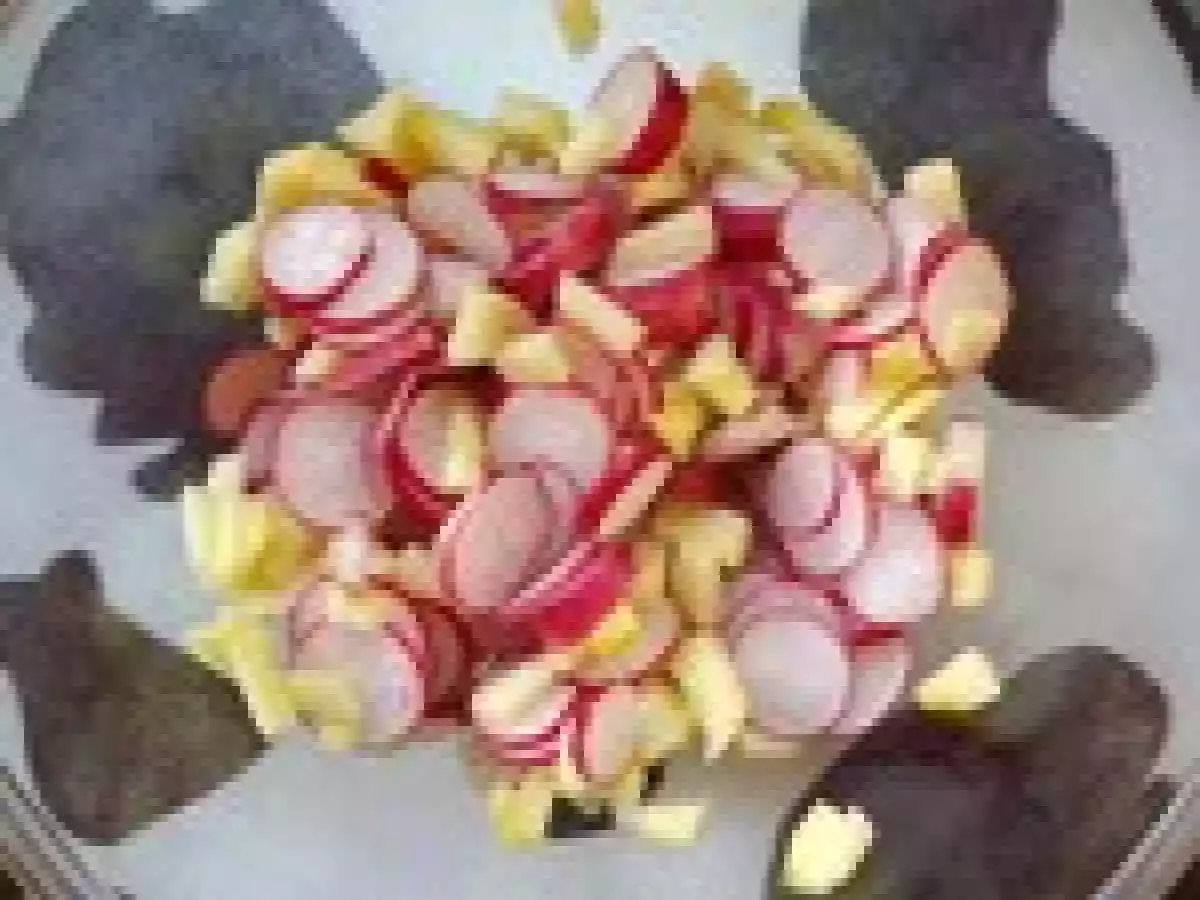 Verrine aux Pommes, Radis et Basilic, Vinaigrette à la Fraise - photo 4