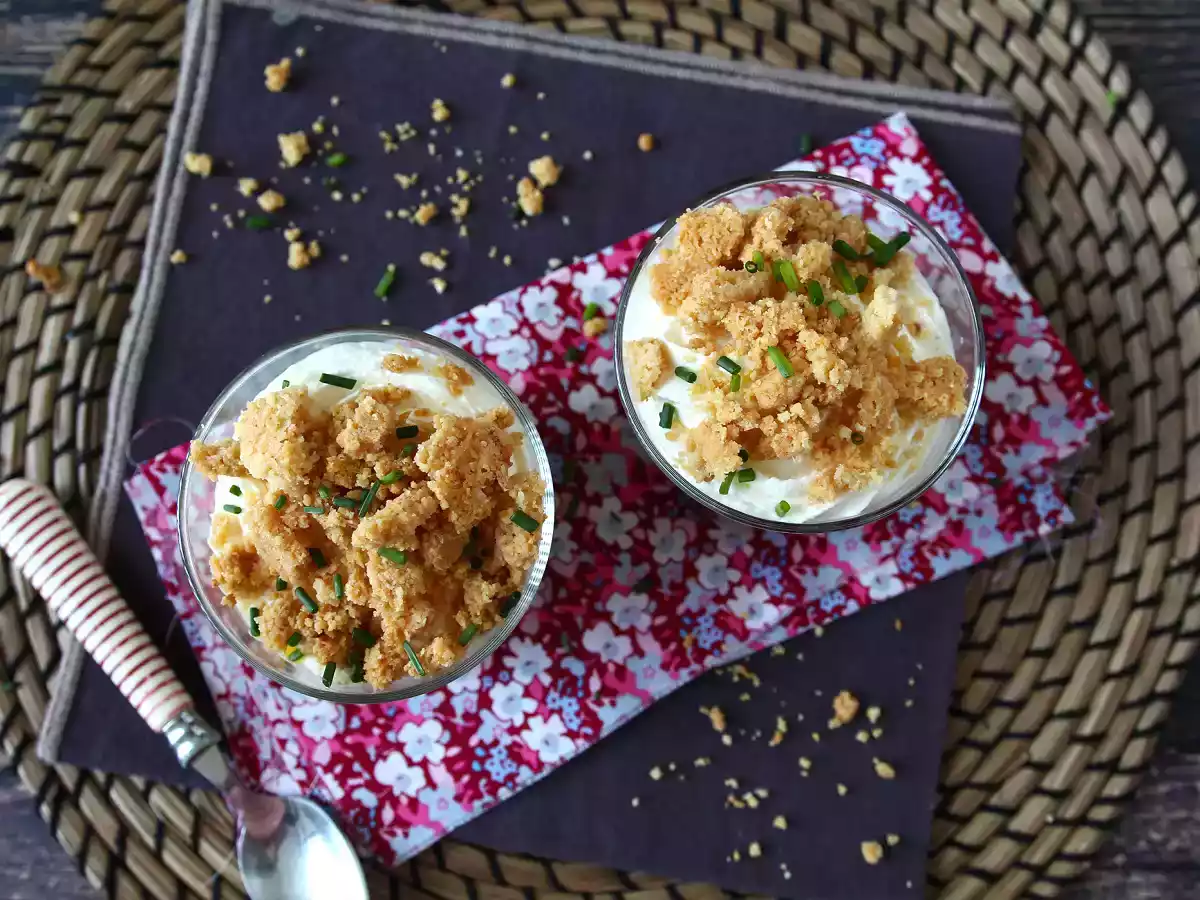 Verrines végétariennes: crème de petit pois, crumble de parmesan et crème au mascarpone - photo 2